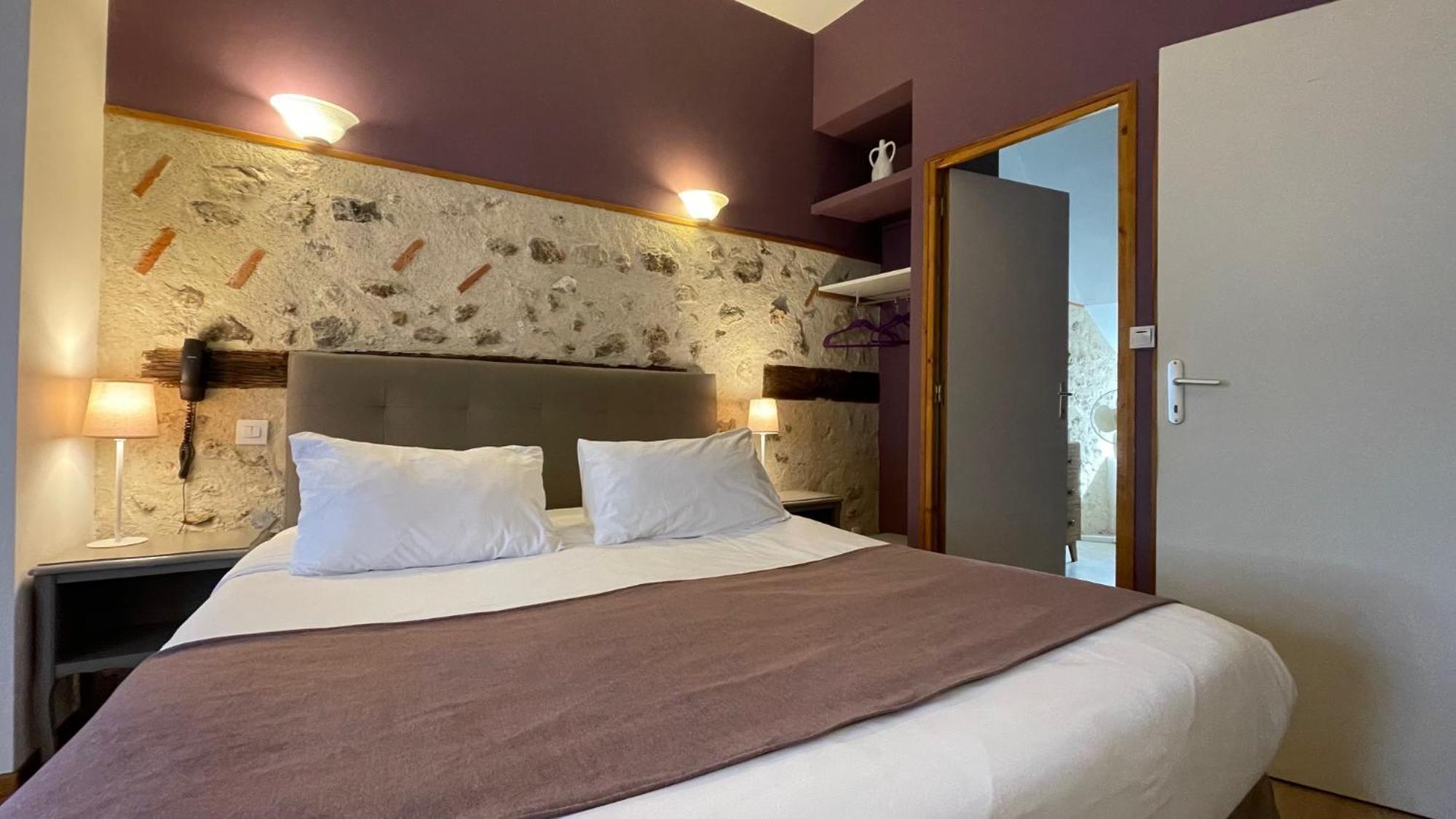 Logis Auberge Le Colombien - Hotel Et Restaurant 빌랑드리 외부 사진