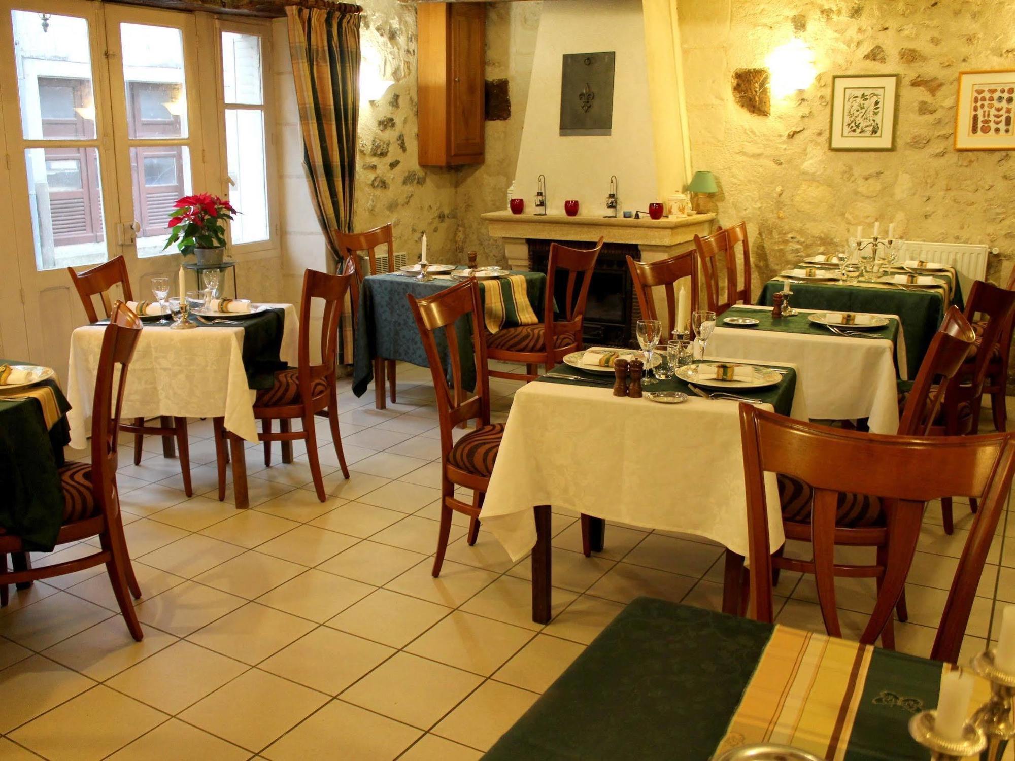 Logis Auberge Le Colombien - Hotel Et Restaurant 빌랑드리 외부 사진