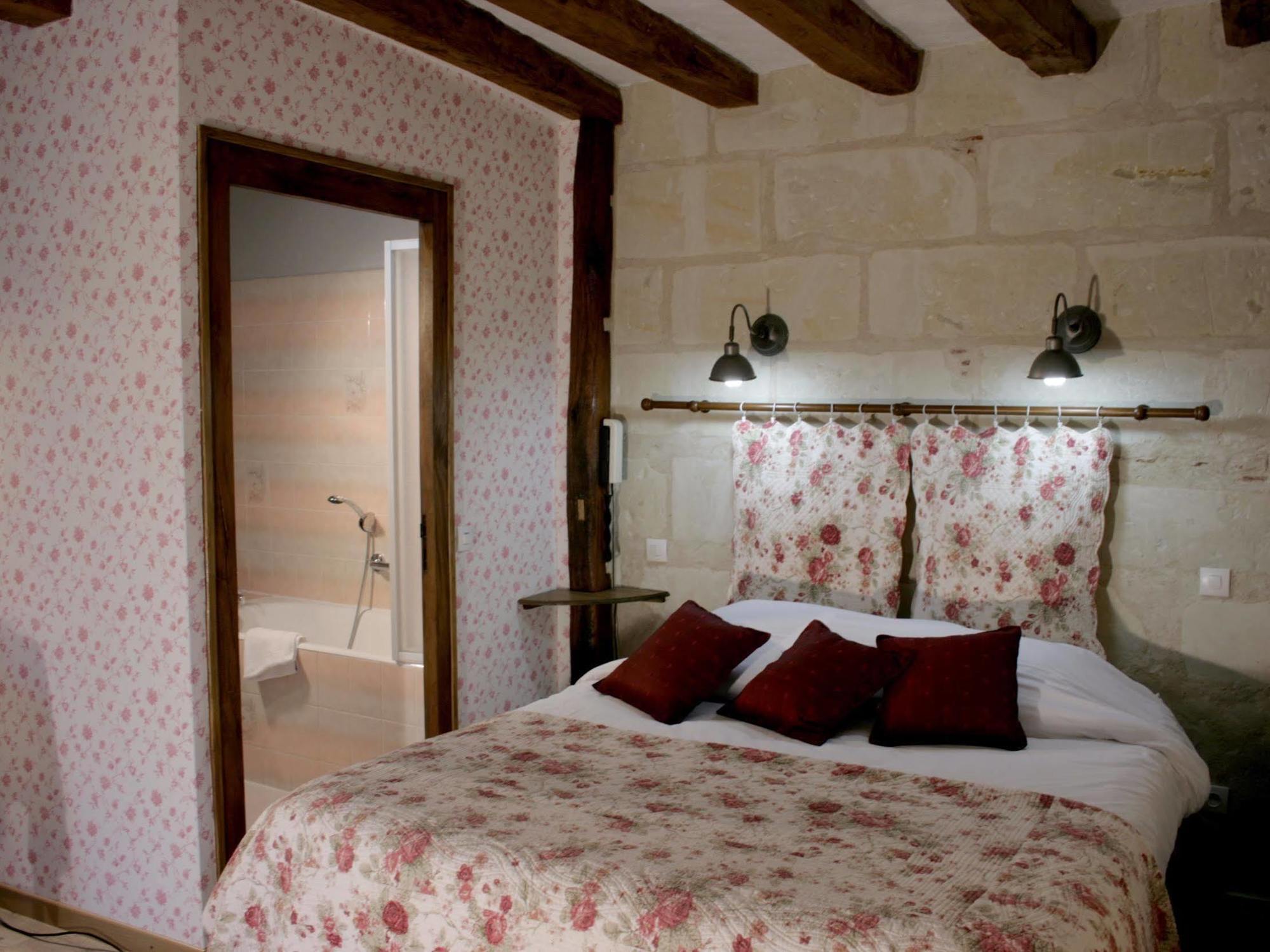 Logis Auberge Le Colombien - Hotel Et Restaurant 빌랑드리 외부 사진